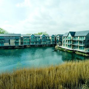 De Vere Cotswold Water Park Apartments
